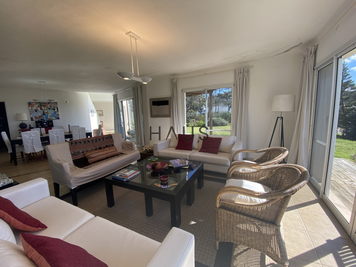 Casa ID.6 - Buscas alquilar a pocos metros de la playa mas buscada de Montoya? 