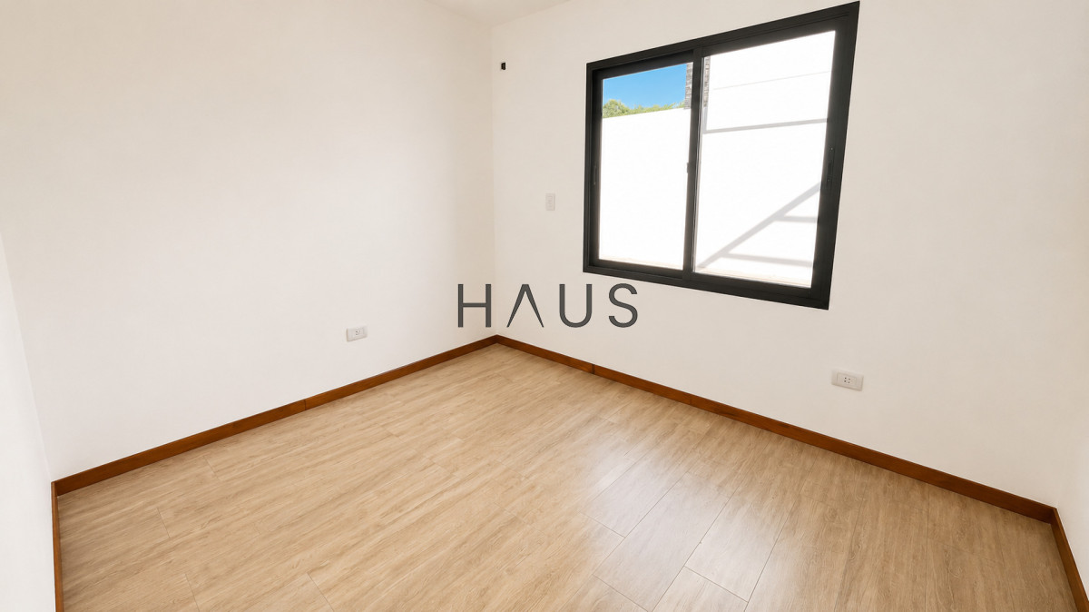 Casa ID.774 - CASA EN VENTA EN PARQUE BURNETT, PUNTA DEL ESTE