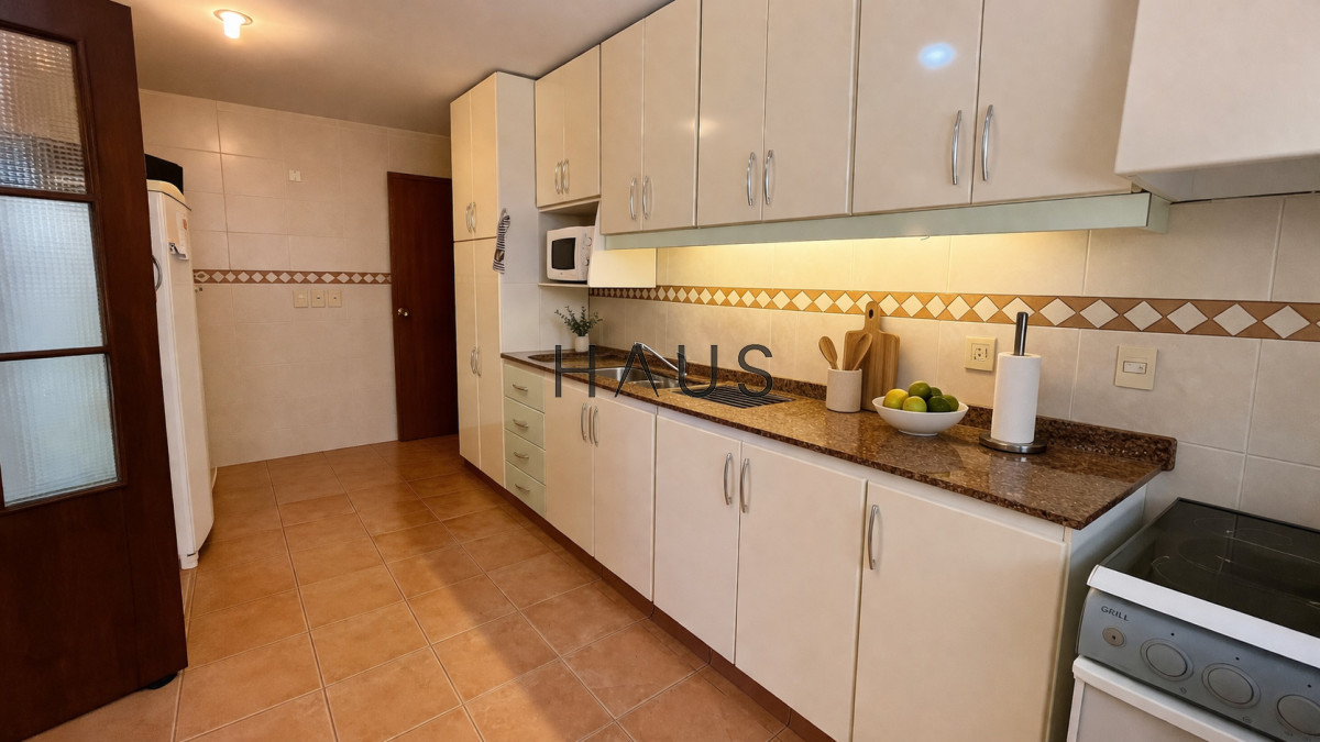 Casa ID.214 - Residencia en Playa Mansa a metros del mar