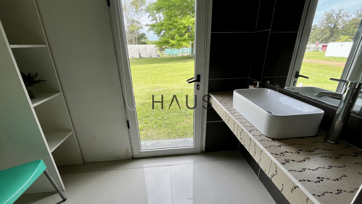 Casa ID.158 - Propiedad moderna y cómoda en entorno natural