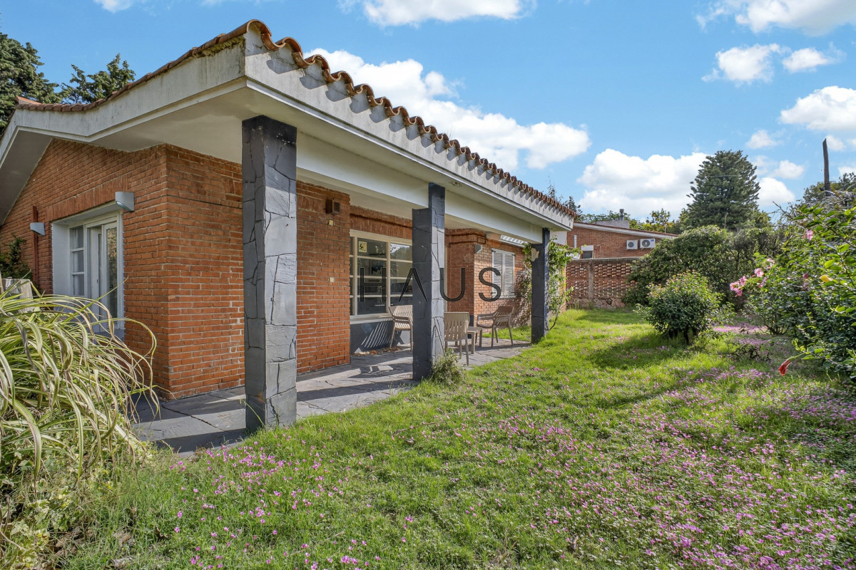 Casa ID.769 - Casa de excelente construcción en zona residencial de Cantegril