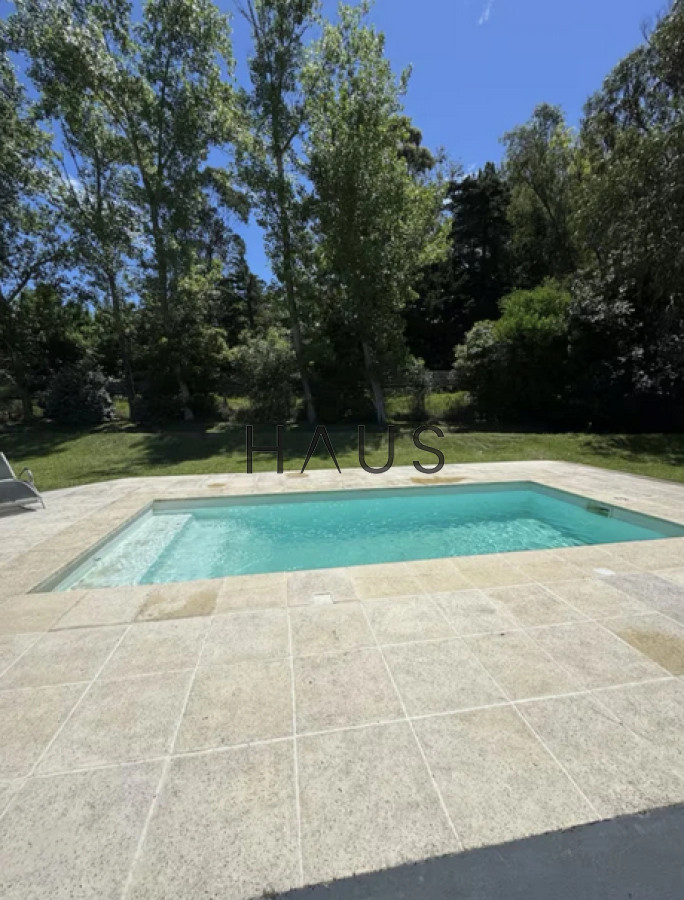 Casa ID.158 - Propiedad moderna y cómoda en entorno natural