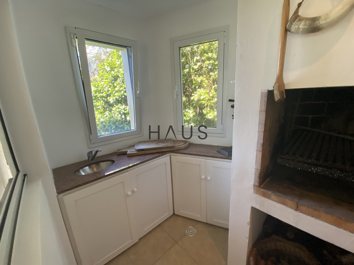 Casa ID.6 - Buscas alquilar a pocos metros de la playa mas buscada de Montoya? 