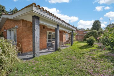 Casa de excelente construcción en zona residencial de Cantegril