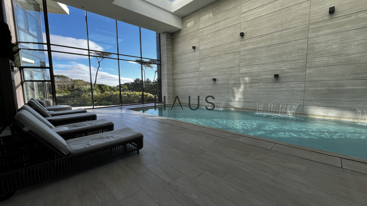 Apartamento ID.384 - Moderno 2 Dorm + Terraza en Paramount Tower - Playa Mansa, Punta del Este