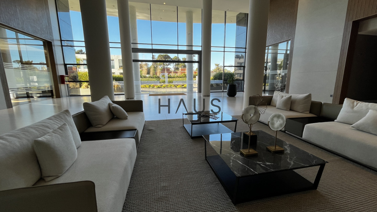 Apartamento ID.384 - Moderno 2 Dorm + Terraza en Paramount Tower - Playa Mansa, Punta del Este