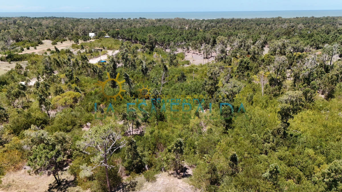 Terreno ID.11 - Terreno esquinero con calle abierta y luz