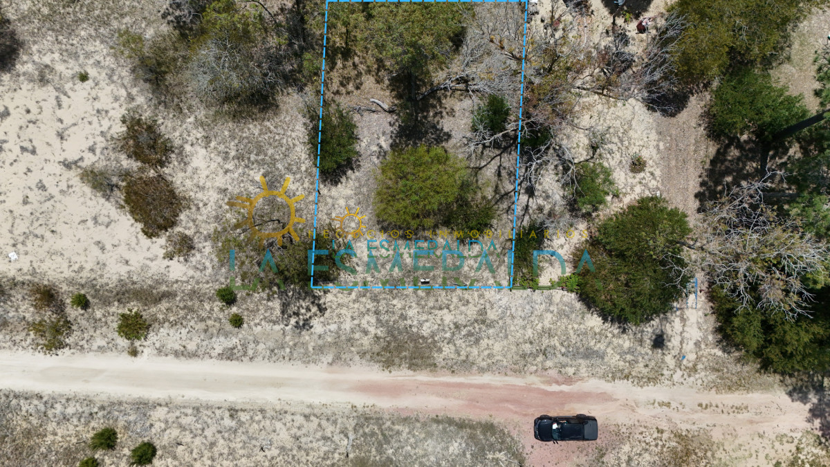 Terreno ID.27 - Terreno cercado con calle abierta y luz