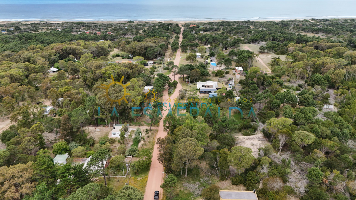 Terreno ID.14 - 2 terrenos linderos sobre la principal a 2 cuadras de la playa