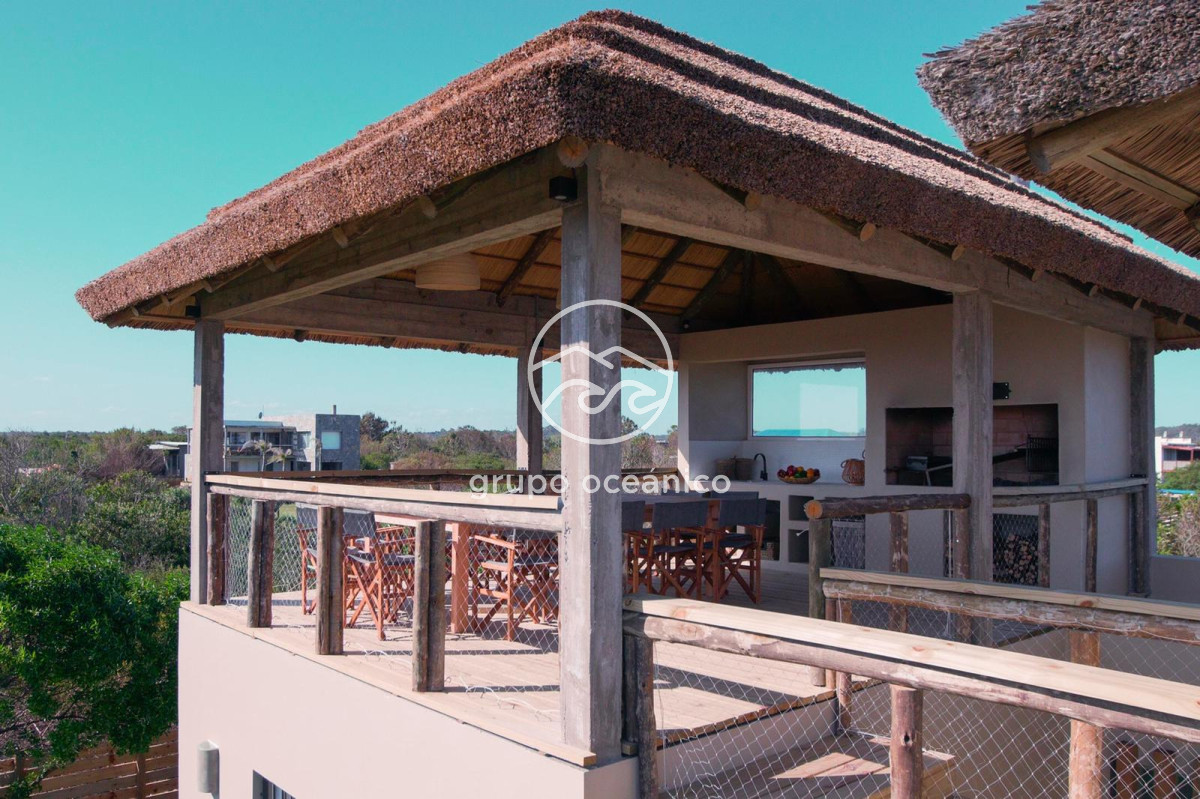 Casa ID.70 - Casa en la Juanita frente al mar!!