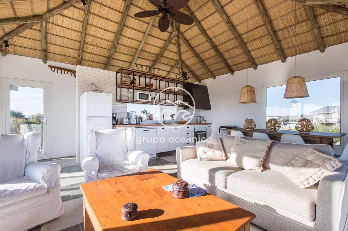 Casa ID.70 - Casa en la Juanita frente al mar!!
