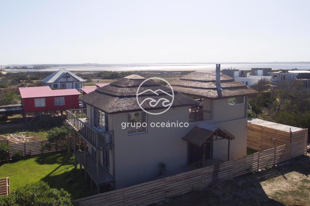 Casa ID.70 - Casa en la Juanita frente al mar!!