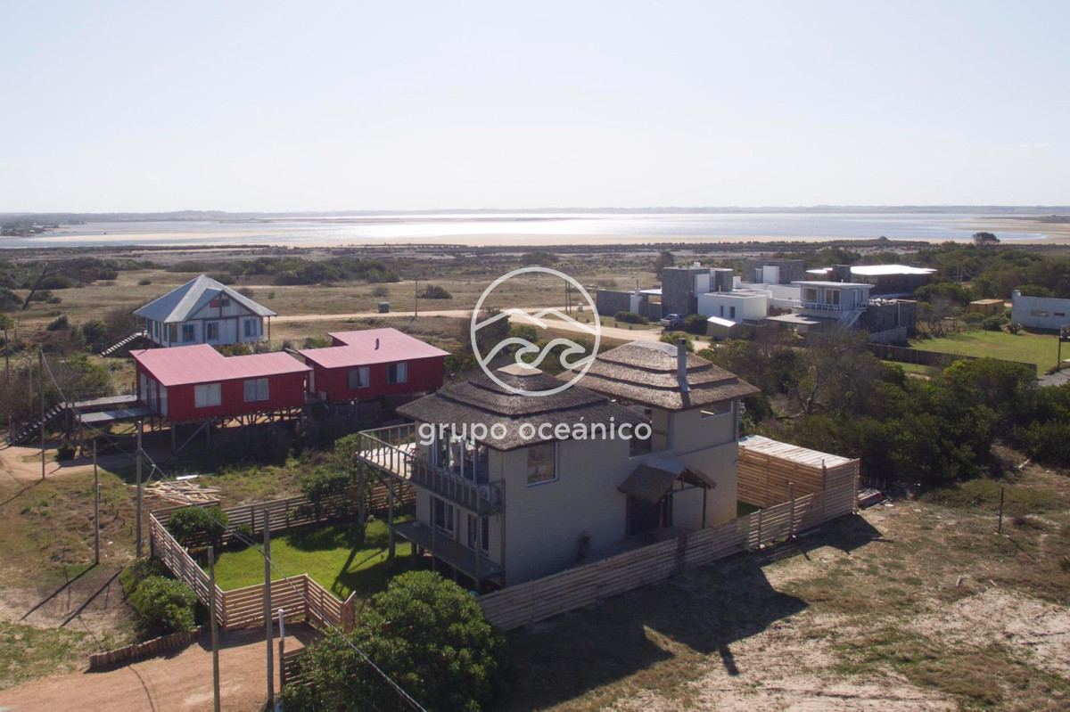 Casa ID.70 - Casa en la Juanita frente al mar!!