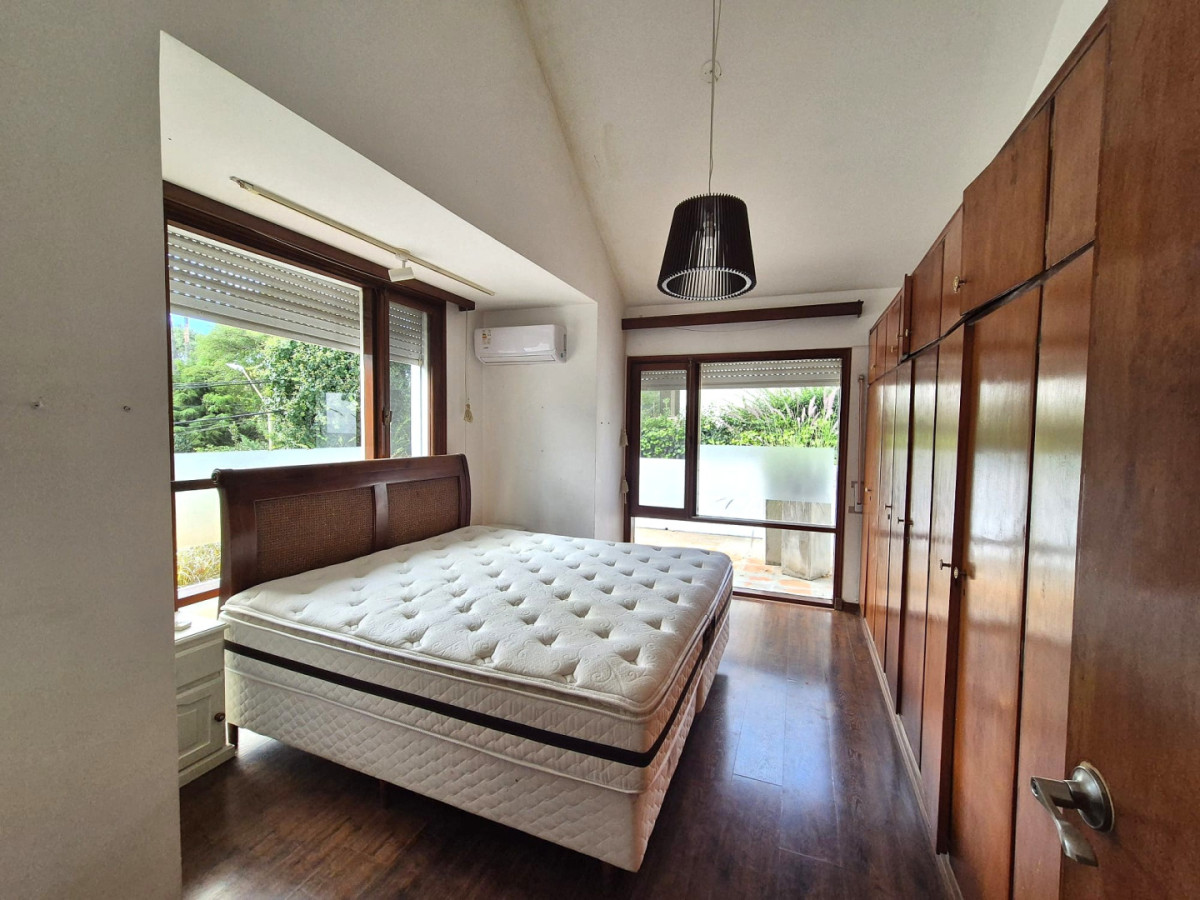 Casa ID.426 - Alquiler Anual en San Rafael 3 dormitorios mas dependencia ! 