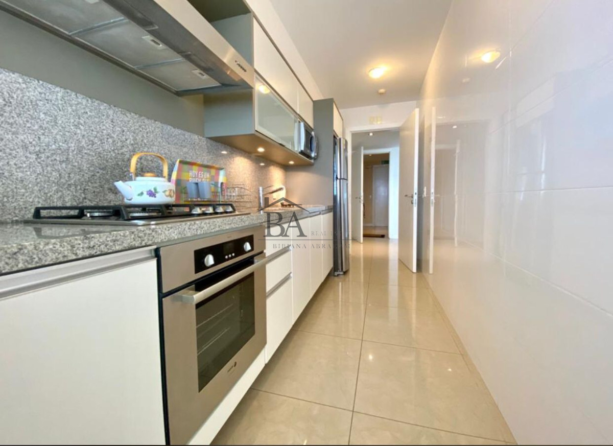 Apartamento ID.42 - Alquiler de Temporada 3 dormitorios en suite con vista al Mar en Torre Aquarela Playa Mansa  