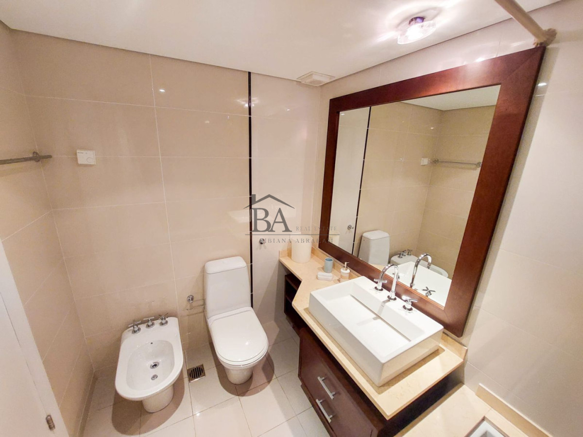 Apartamento ID.42 - Alquiler de Temporada 3 dormitorios en suite con vista al Mar en Torre Aquarela Playa Mansa  