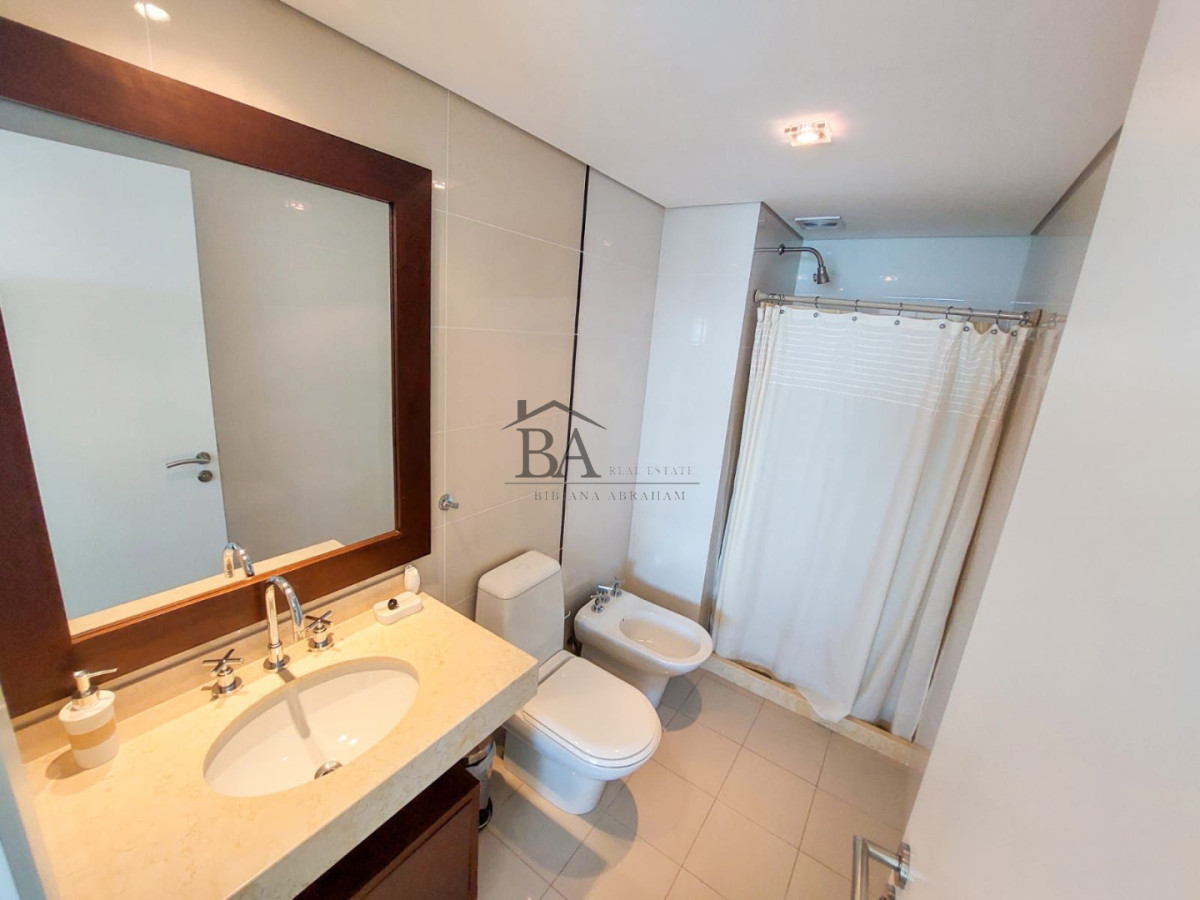 Apartamento ID.42 - Alquiler de Temporada 3 dormitorios en suite con vista al Mar en Torre Aquarela Playa Mansa  