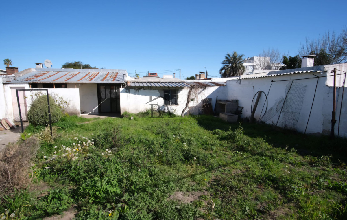 Casa ID.6 - Casa en Venta en Maldonado ! Terreno apto para PB+2 PA