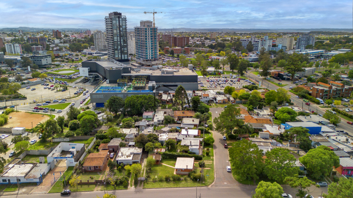 Casa ID.94 - Casa en Venta en Maldonado ! Parada 19 Playa Mansa a 700 mts del Mar 