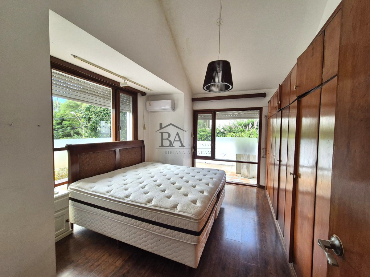 Casa ID.116 - Alquiler Anual en San Rafael 3 dormitorios mas dependencia ! 