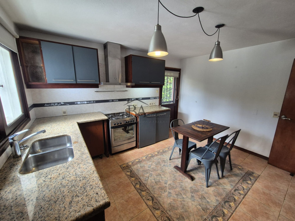 Casa ID.116 - Alquiler Anual en San Rafael 3 dormitorios mas dependencia ! 