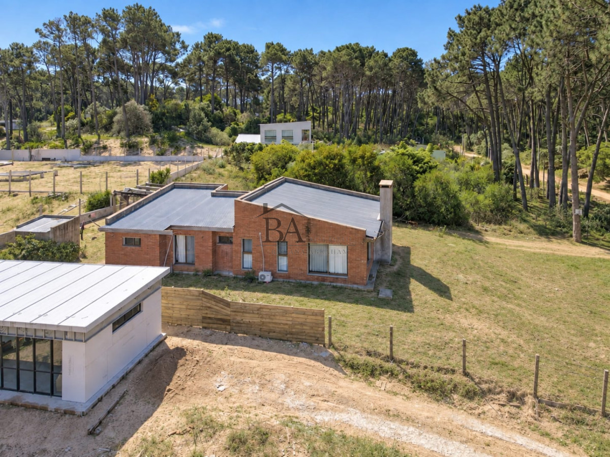 Casa ID.166 - Casa en Venta de 3 dormitorios en Punta Ballena !