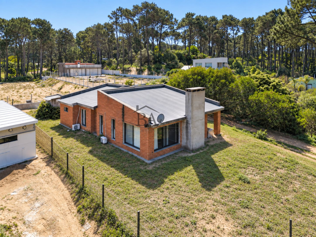 Casa ID.166 - Casa en Venta de 3 dormitorios en Punta Ballena !