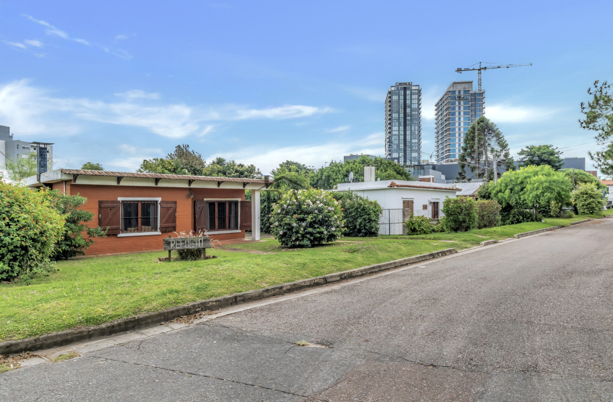 Casa ID.94 - Casa en Venta en Maldonado ! Parada 19 Playa Mansa a 700 mts del Mar 