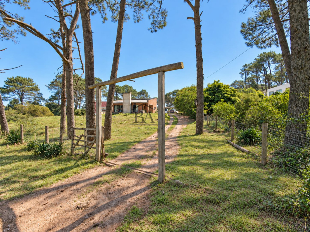Casa ID.166 - Casa en Venta de 3 dormitorios en Punta Ballena !