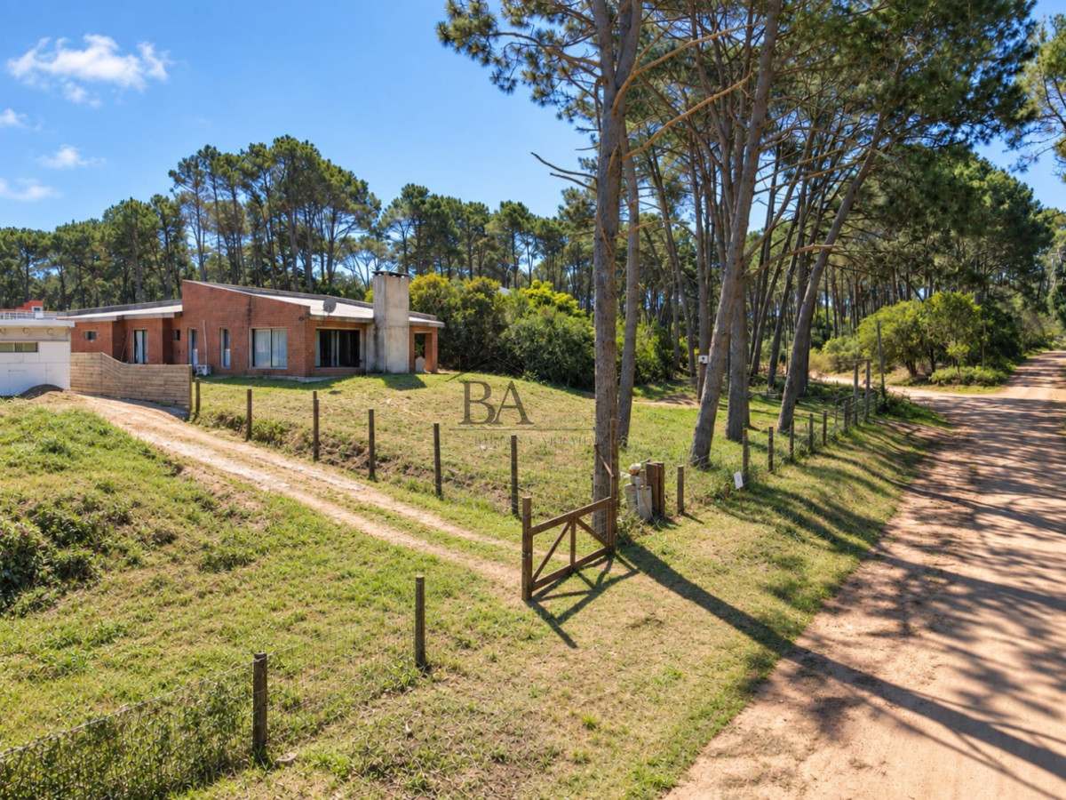 Casa ID.166 - Casa en Venta de 3 dormitorios en Punta Ballena !