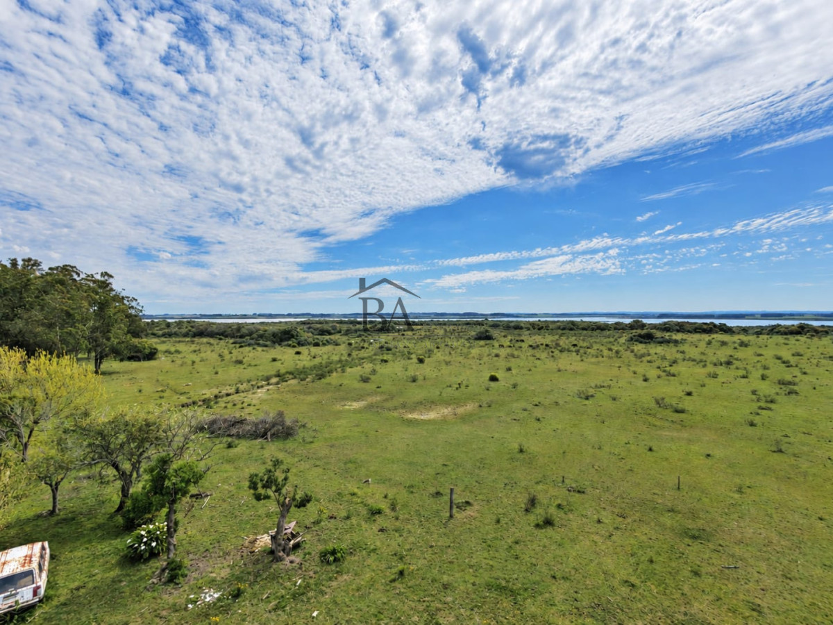 Campo Ref.184 - Campo en Venta 43H con Costa a la Laguna Garzón 