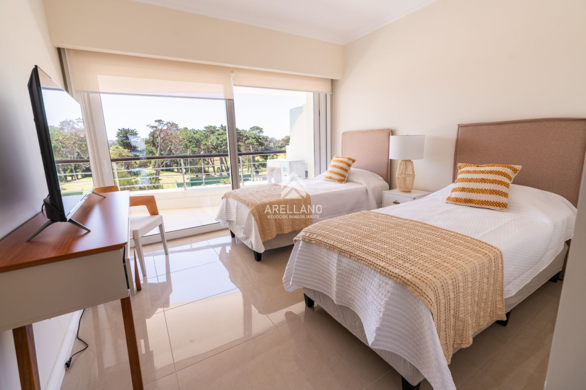 Apartamento ID.5667 - Venta Apartamento Playa Mansa 4 ambientes