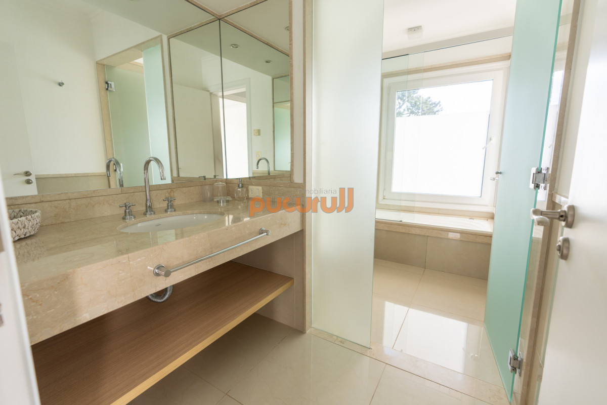 Apartamento ID.2864 - Apartamento Playa Mansa 3 ambientes