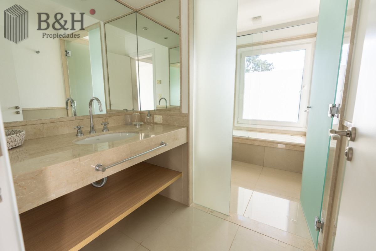 Apartamento ID.7919 - Apartamento Playa Mansa 3 ambientes