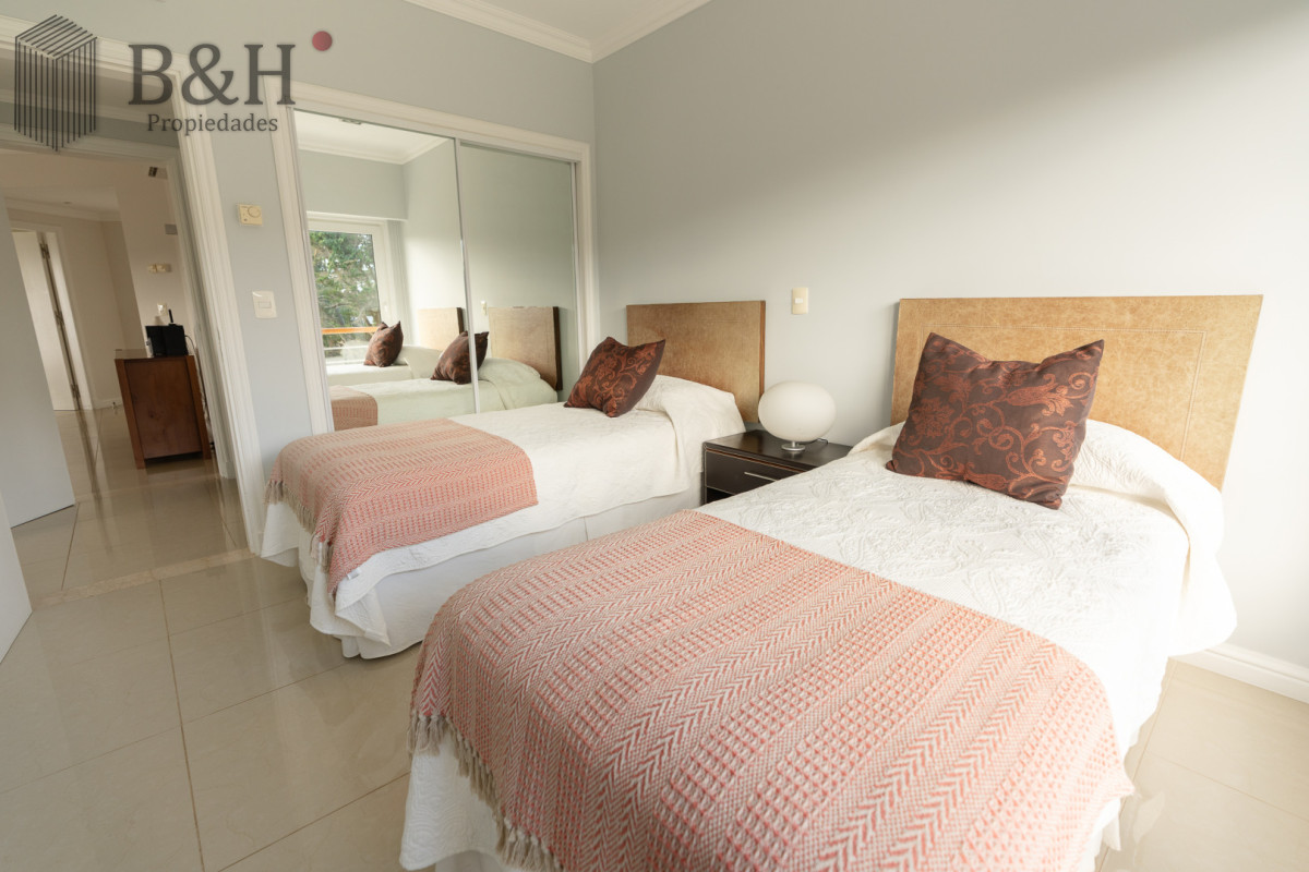 Apartamento ID.7919 - Apartamento Playa Mansa 3 ambientes