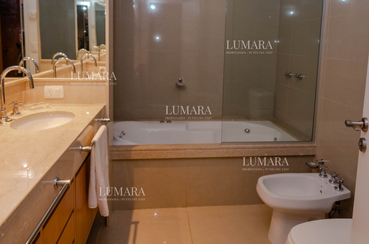 Apartamento ID.2814 - Apartamento en venta Playa Mansa 3 ambientes