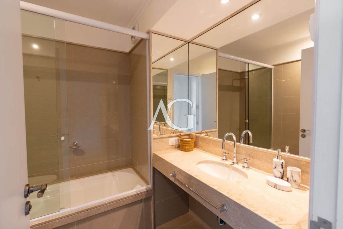 Apartamento ID.225 - Apartamento en venta Playa Mansa 4 ambientes