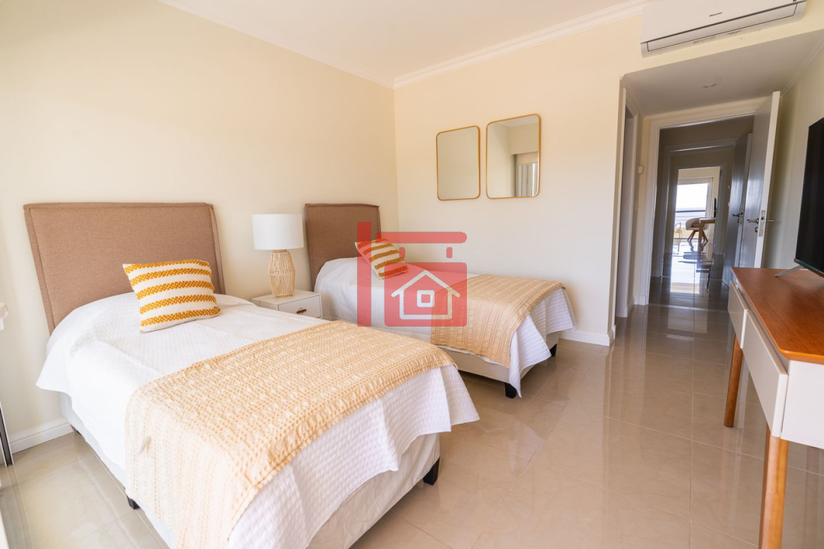 Apartamento ID.51 - Apartamento en venta Playa Mansa 4 ambientes