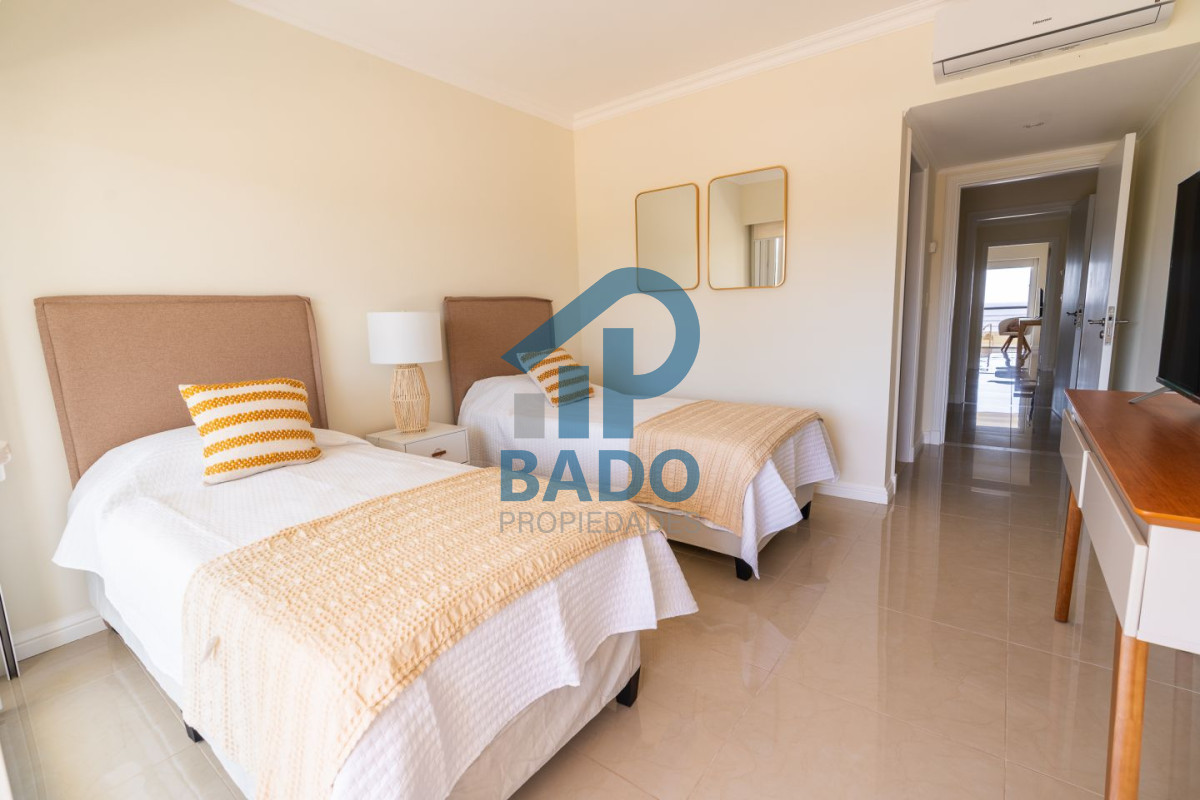 Apartamento ID.68 - Apartamento en Venta - Playa Mansa 4 ambientes