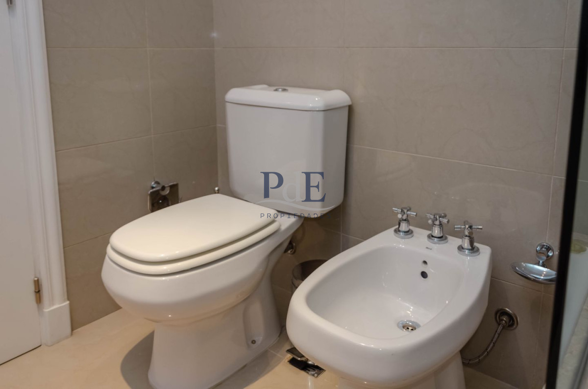 Apartamento en venta Playa Mansa 2 dormitorios frente al Mar. - Imagen 10