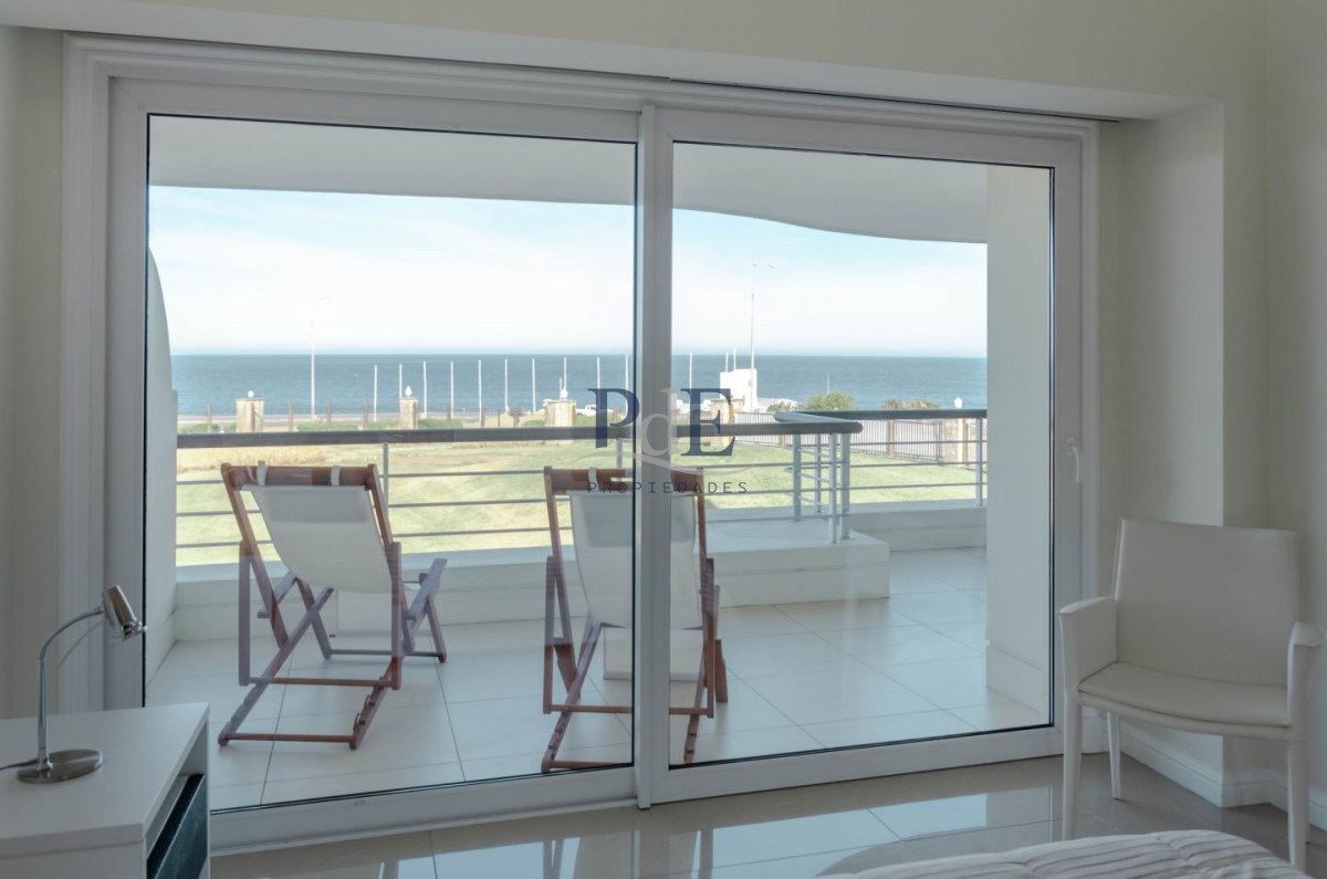 Apartamento en venta Playa Mansa 2 dormitorios frente al Mar. - Imagen 14