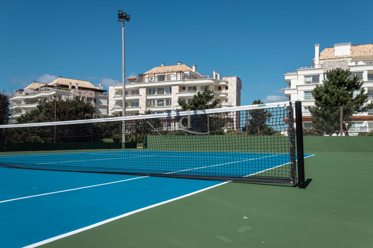 Apartamento en venta Playa Mansa 2 dormitorios frente al Mar. - Imagen 22