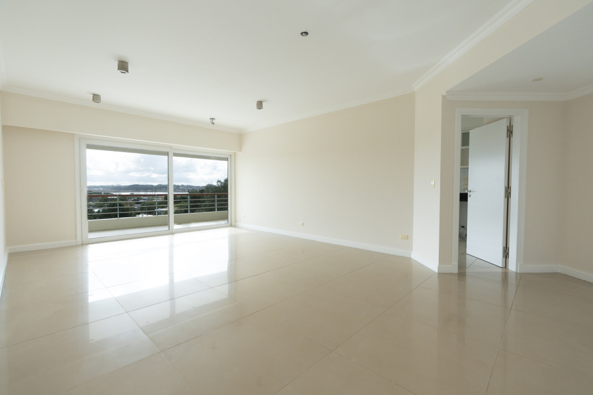 Apartamento en venta Playa Mansa 4 ambientes