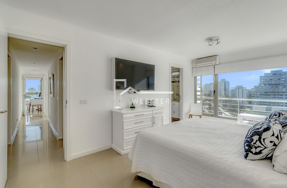 Apartamento ID.2392 - Venta Apartamento 3 Dormitorios - Punta del Este - Playa Brava 