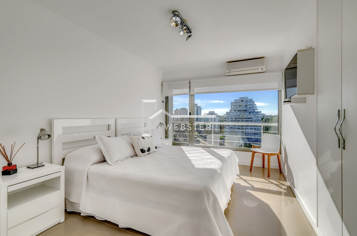 Apartamento ID.2392 - Venta Apartamento 3 Dormitorios - Punta del Este - Playa Brava 