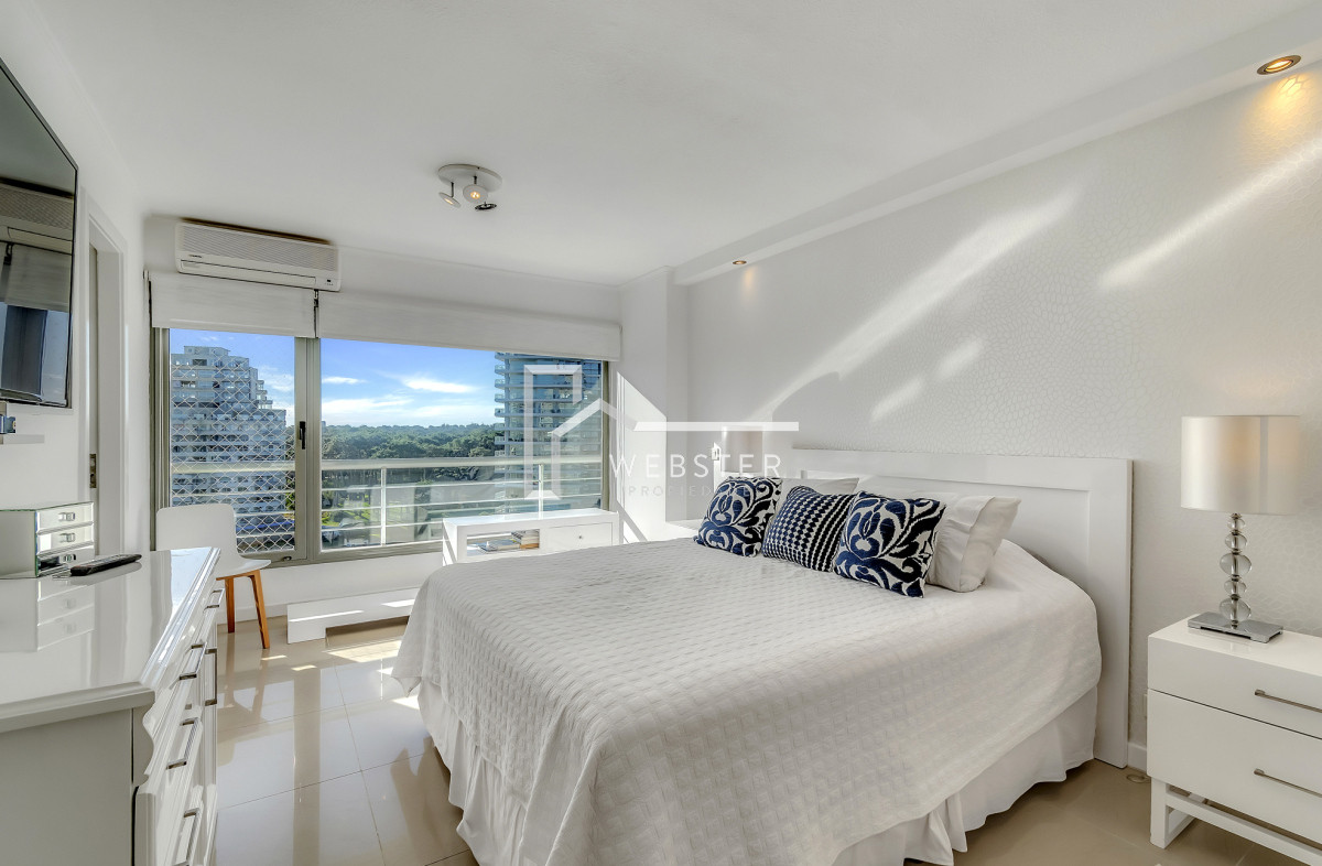 Apartamento ID.2392 - Venta Apartamento 3 Dormitorios - Punta del Este - Playa Brava 