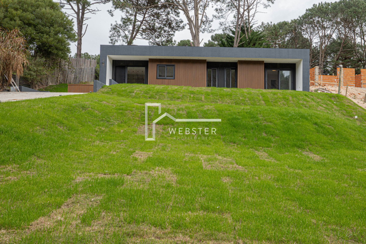 Casa ID.2856 - Casa a estrenar en venta,  3 Dormitorios - Club del Lago, Punta ballena - Punta del Este 