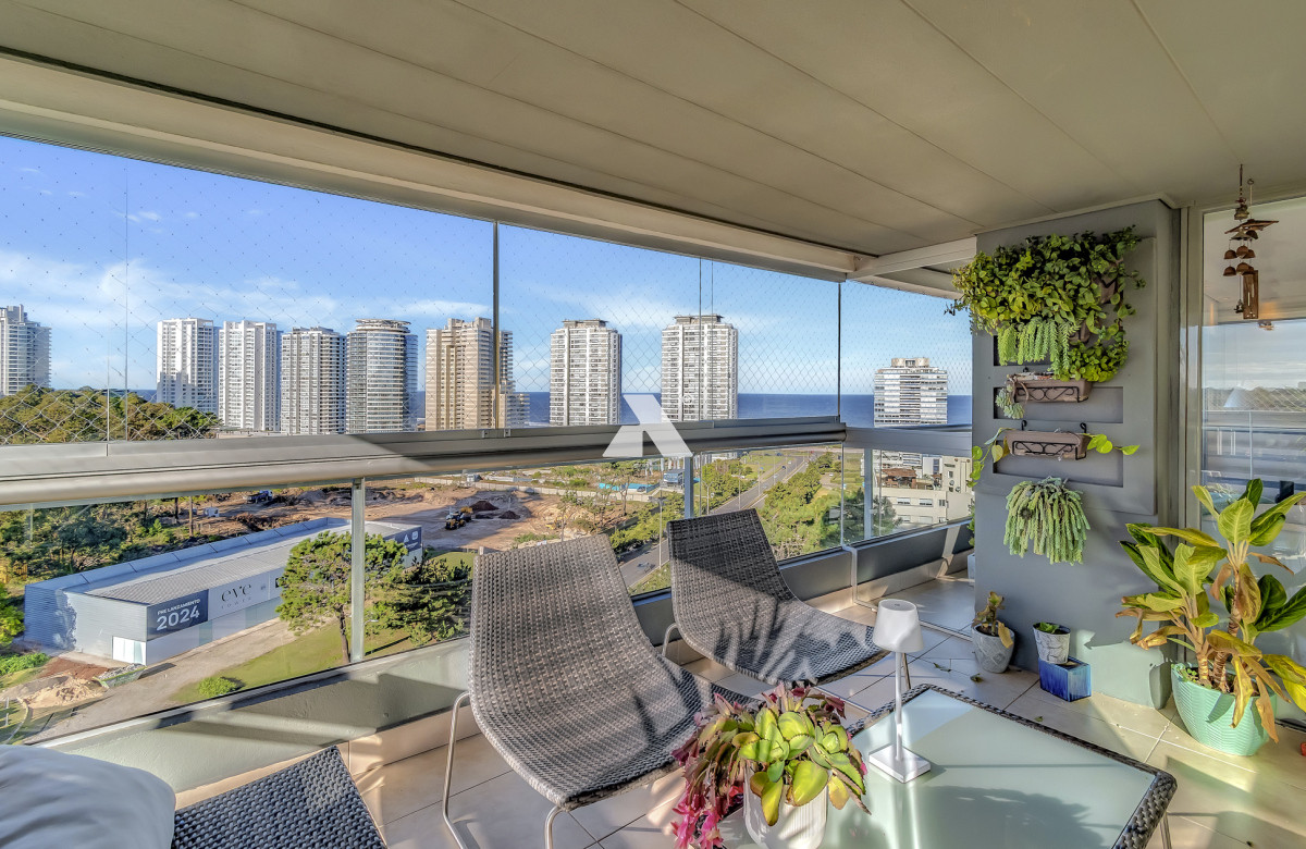 Venta Apartamento 3 Dormitorios - Punta del Este - Playa Brava  - AIX1769A