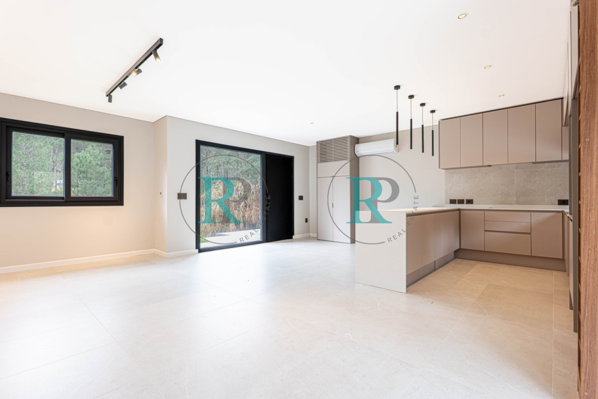 Casa ID.2823 - Casa a estrenar en venta,  3 Dormitorios - Club del Lago, Punta ballena - Punta del Este 