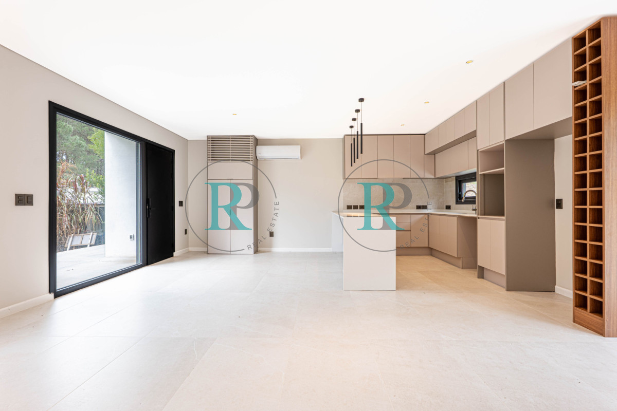 Casa ID.2823 - Casa a estrenar en venta,  3 Dormitorios - Club del Lago, Punta ballena - Punta del Este 